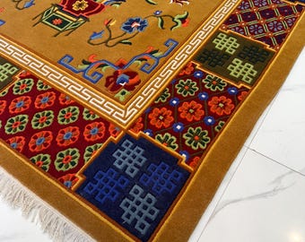 Handgeknüpfter Wollteppich: Indo-tibetisches Blumenmedaillon, Senfgelb