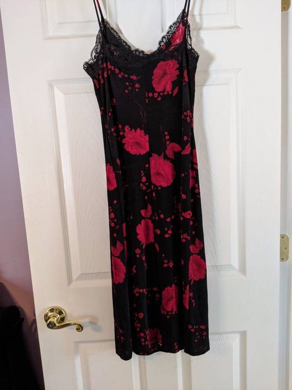 Sexy Black and Red Floral Dress with Lace - image 3