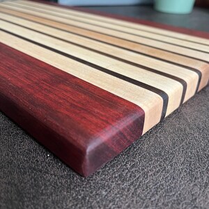 Handcrafted Signature Stripe Cutting Board – Maple, Walnut image 7