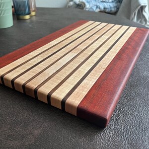 Handcrafted Signature Stripe Cutting Board – Maple, Walnut image 9