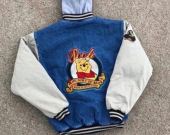 phoo Disney Vintage バーシティジャケット VENDIDA. 🧸Vintage 90s Disney Winnie the Pooh Denim varsity bomber