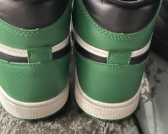 Jordans Green Retro Size 8- Pre Owned