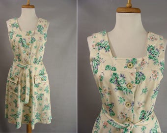 70s Short Floral Summer Garden Party Day Dress. Green Purple Flower Sun Dress. Adorable Retro Mod vintage  size Small 5 6