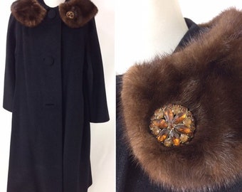 Black Wool Felt Heavy Winter Dress Coat with Mink Fur Collar. 50s 60s Sycamore Size M L