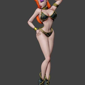 Puede incluir: Una figura de dibujos animados en 3D de una mujer con cabello rojo, que lleva un bikini negro y dorado, pulseras a juego y botas. La figura posa con un brazo levantado y la otra mano en la cadera. El fondo es gris liso.