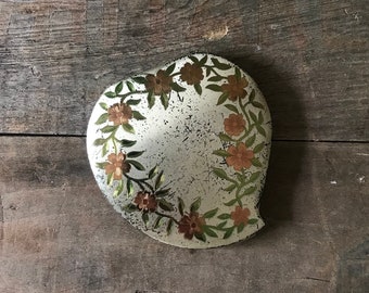 Vintage 1950's Elgin American Compact, Stylized Heart, Inlay Flowers