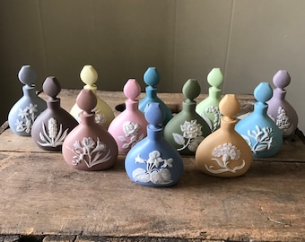 Vintage 1978 Porcelaine Franklin Mint Relief Floral Perfume Bottles, RARE Complete Set, Wedgwood Jasperware