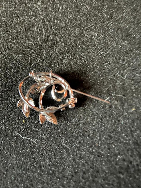 Pin with onxy cab.. loop for chain as necklace!! - image 2