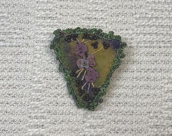 E1312 Handmade Resist Dyed Brooch