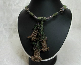 E1174 Lily and Leaf Necklace - Hand Beaded Necklace