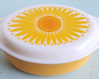 Pyrex Promo 045 Daisy/Sunflower Lidded Oval Casserole 2.5 Quart