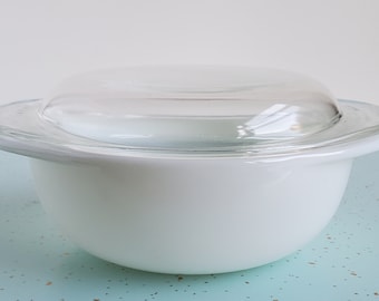 Pyrex 022 True Opal White Casserole