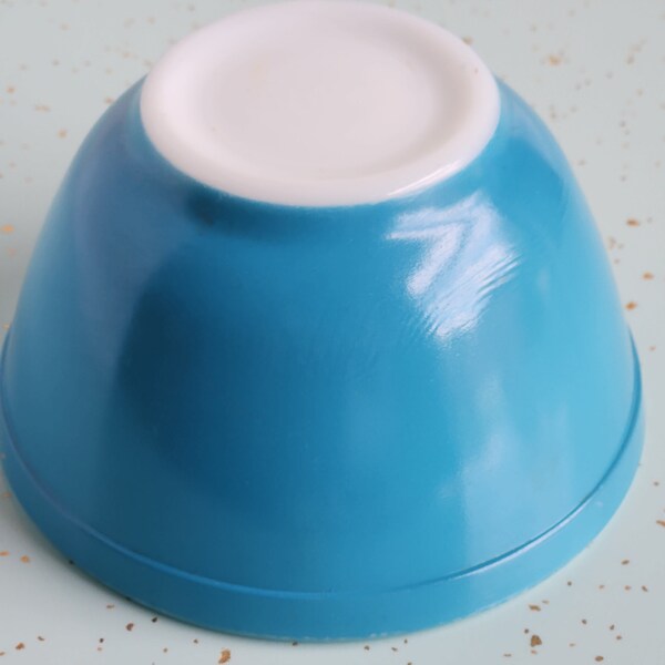 Pyrex 401 Primary Blue Bowl | Early Backstamp