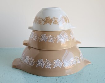 Pyrex Sandalwood Cinderella Mixing Bowl Set