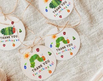Etiquetas de regalo de cumpleaños de la Oruga Hambrienta, pegatinas imprimibles para fiestas, etiquetas de regalo para niños, suministros para fiestas de la Oruga Hambrienta, descarga digital c42h