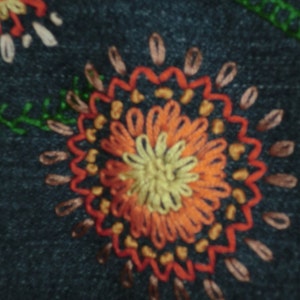 FLOWER POWER Hippie Style blue jean crewel embroidery PATTERN image 4