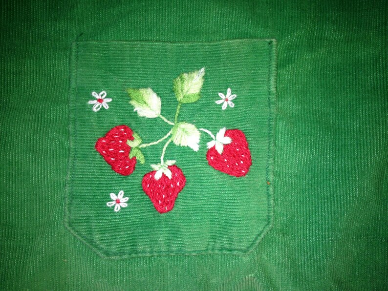 POCKET OF STRAWBERRIES Beginner Level Crewel Embroidery image 1
