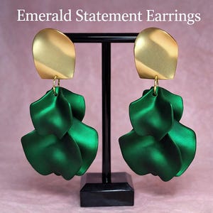 Pendientes llamativos verde esmeralda, pendientes esculturales llamativos, pendientes de flores grandes, joyería de arte moderno, regalo para ella