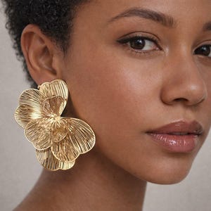 Glam Wedding Guest Statement Earrings Oversized Gold Floral Earrings Bold Fashion Bridal Earrings Lightweigh