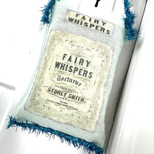 Bolsita de partituras vintage Fairy Whispers - Lavanda francesa - adornada con purpurina líquida plateada
