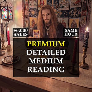 Puede incluir: Imagen que promociona una lectura de medium detallada premium. La imagen presenta a una persona sosteniendo una carta del tarot, con texto superpuesto que dice "Premium Detailed Medium Reading". El fondo incluye velas, un tapiz y el texto "+6.000 SALES" y "SAME HOUR".