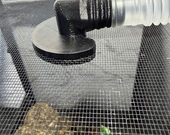 Soporte grande para manguera de nebulizador de reptiles impreso en 3D (compatible con la conexión principal de la manguera) - Opciones magnéticas o de pasador