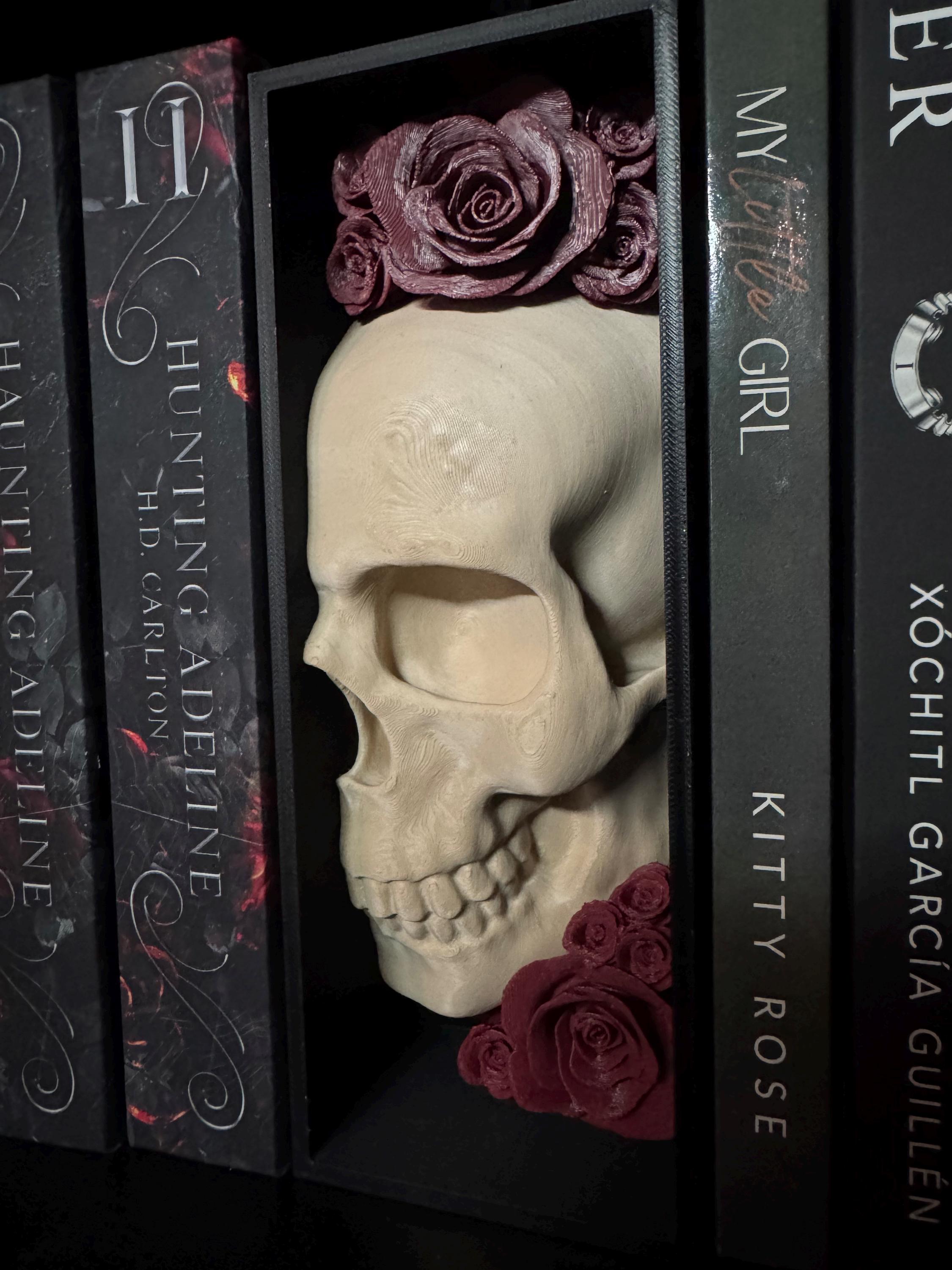 3D Printed Skull Book Nook with Gothic Rose Accents | Dark Academia Bookshelf Insert - Thumbnail 3