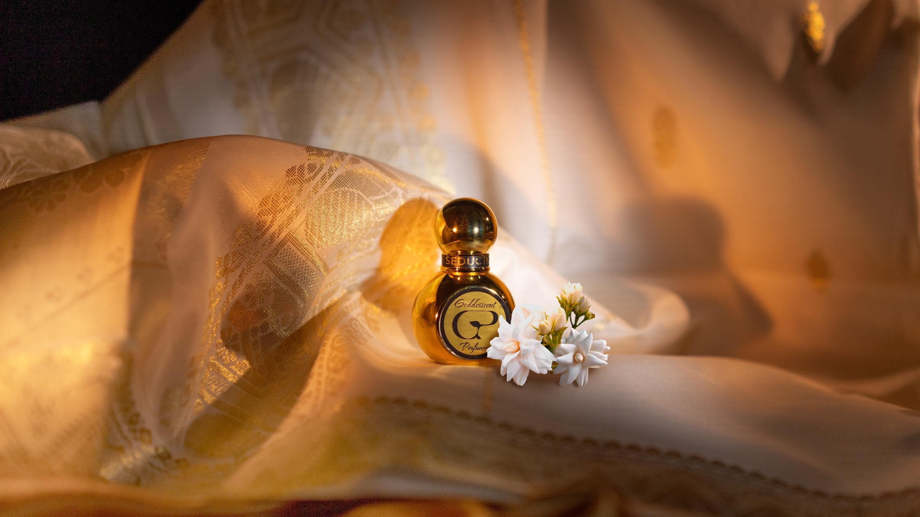 Aceite de perfume Seduction - Jazmín árabe y madreselva / Perfume vegano artesanal de Goddesscent Perfumes