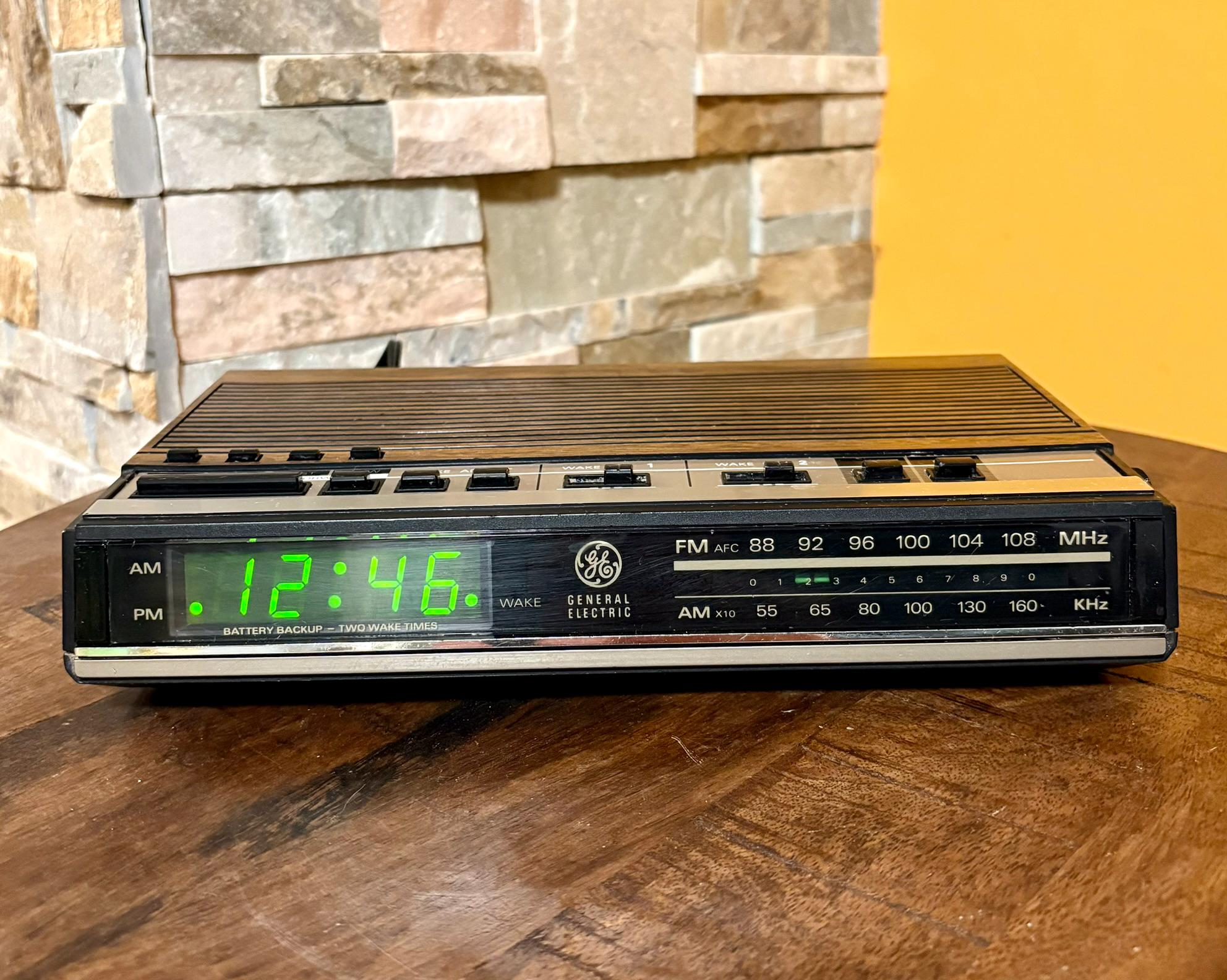 Gé radio alarm clock - Etsy 日本