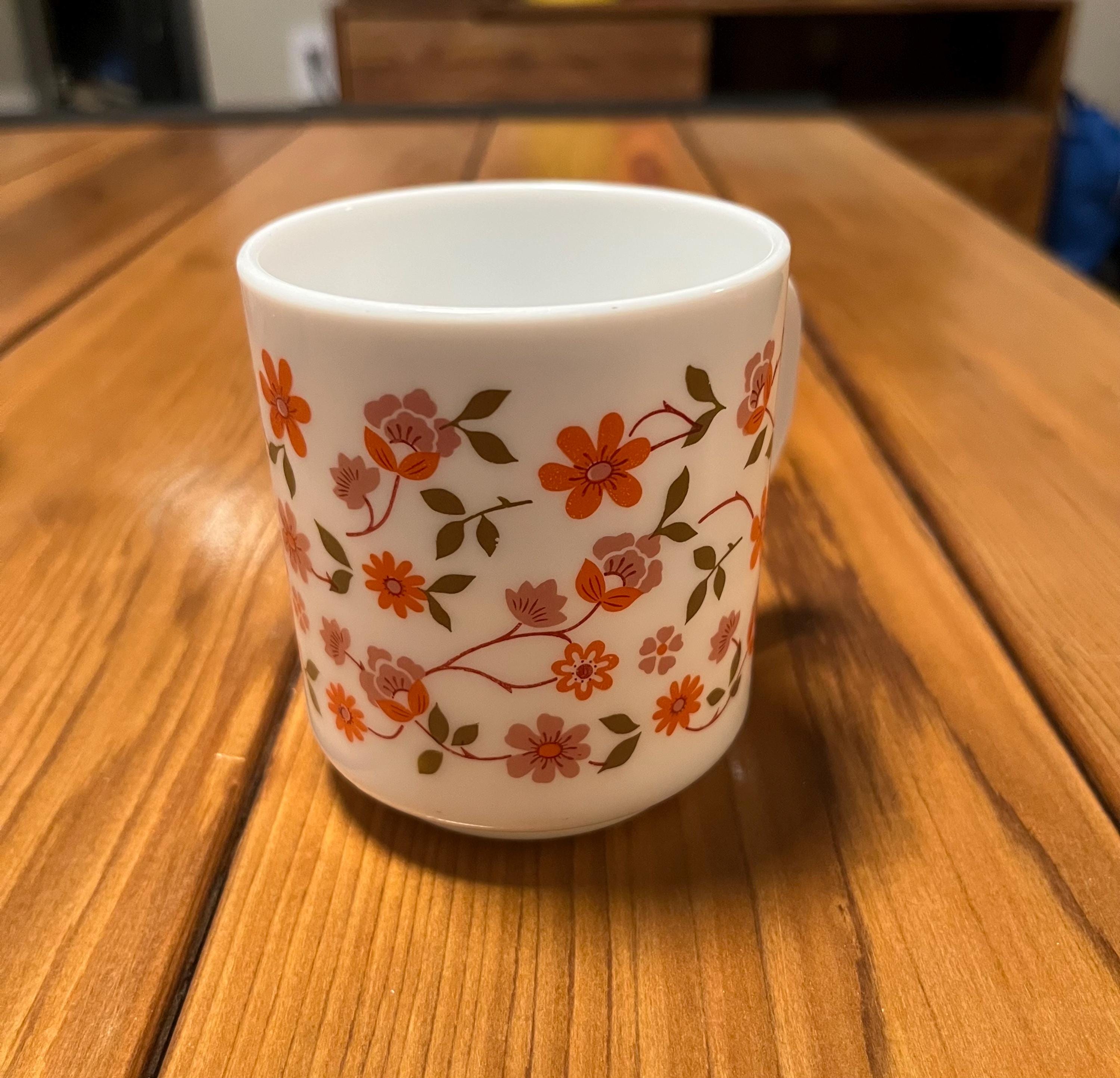 Lot De 7 Mugs Arcopal Vintage Des Années 70, Motif Capucines Orange - Vaisselle Rétro En Parfait état