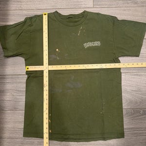 The 90|00s Homies Mijos Chicano Low Rider Graphic Green T-Shirt Medium image 2