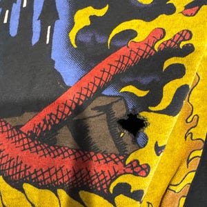Camiseta negra Aop del dragón azul líquido de los 90 (talla XL) imagen 6