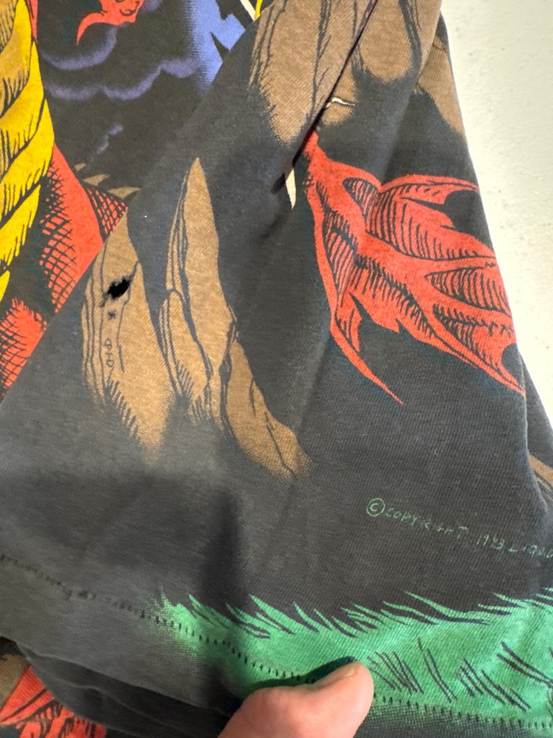 Camiseta negra Aop del dragón azul líquido de los 90 (talla XL) imagen 7