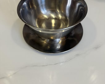 Vintage Oneida 18/8 Edelstahl-Sauciere mit integrierter Tropfschale (Retro)