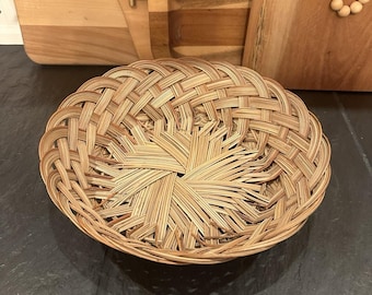 Cesta de agujas de pino vintage hecha a mano, redonda, de 29 cm (11,5 pulgadas), ideal para decoración rústica de granja.