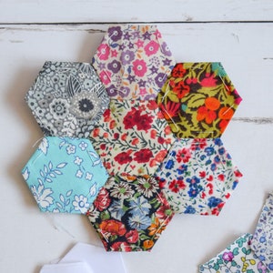 Pack of 49 1 2.5cm Pre-cut Liberty lawn EPP Hexies and corresponding paper templates 0.75 2cm English Paper Piecing. image 2