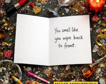 Tarjeta de saludo anónima con un insulto mezquino