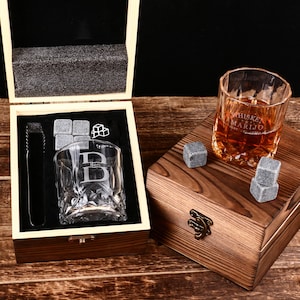 Juego de vasos de whisky personalizados premium en caja de madera: un regalo ideal para una propuesta de matrimonio o un regalo de cumpleaños para hombres.