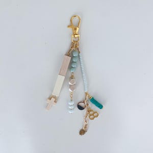 Bag Charm Keychain : wood + gold + ocean tones + personalized initial