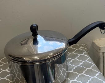 Cacerolas para salsas Farberware de 1/2/3 cuartos de galón, de acero inoxidable con revestimiento de aluminio. Marcadas como Faberware Bronx, NY.