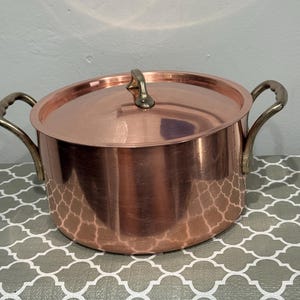 Vintage koperen Coventry-pot 1984. Gemaakt in Canada. Ongeveer 9,5" breed en 5,3" hoog.