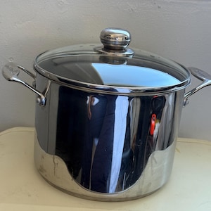 Cuisinart Stock Pot Model # 766-24. 8,0 Qt/7,6 L.
