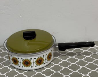 Vintage Austria Email Universal Cookware with Olive Lid. Made in Austria. See photos for dimensions.