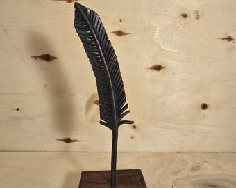 Plume en métal forgée à la main