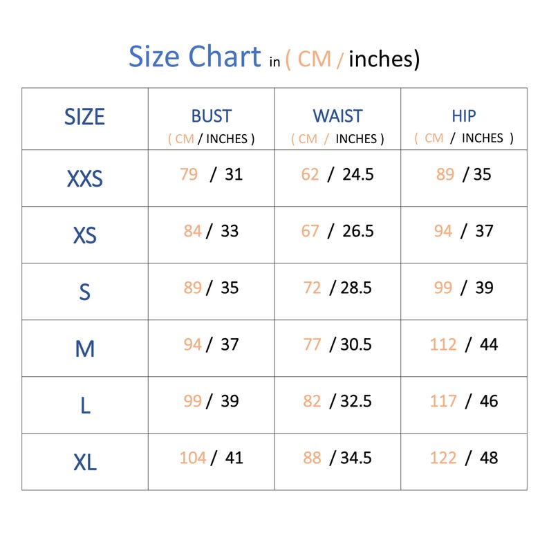 Pu&ograve; includere: Una tabella delle taglie con intestazioni blu e testo arancione che mostra le misure in centimetri e pollici per le taglie dalla XXS alla XL. Le colonne sono etichettate come Taglia, Busto, Vita e Fianchi, con valori numerici specifici.