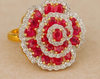 Anello a forma di fiore con rubino naturale e diamanti: regalo di Natale in argento sterling placcato oro.