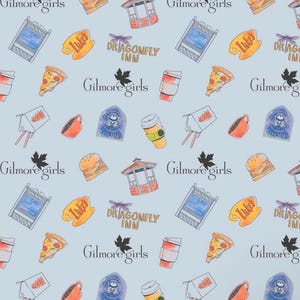 Pu&ograve; includere: Un motivo azzurro con illustrazioni di oggetti della serie TV Gilmore Girls. Il design include immagini dell'insegna Luke's Diner, Dragonfly Inn, tazze di caff&egrave;, fette di pizza e hamburger.