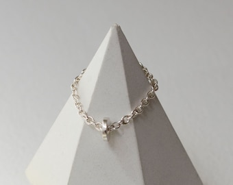 Dainty silver chain ring and dot finger adornment for a minimalist daily wear style. Best gift for mom