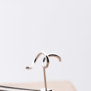 Boucle d'oreilles spirale torsadée en argent