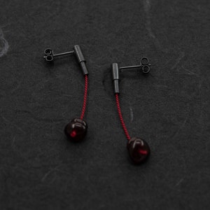 Oxidized Silver Garnet Drop Earrings / Hanging earrings